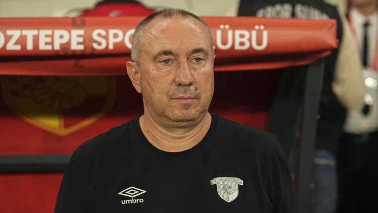 Göztepe Teknik Direktörü Stoilov: “İki puan kaybeden taraf biz olduk”