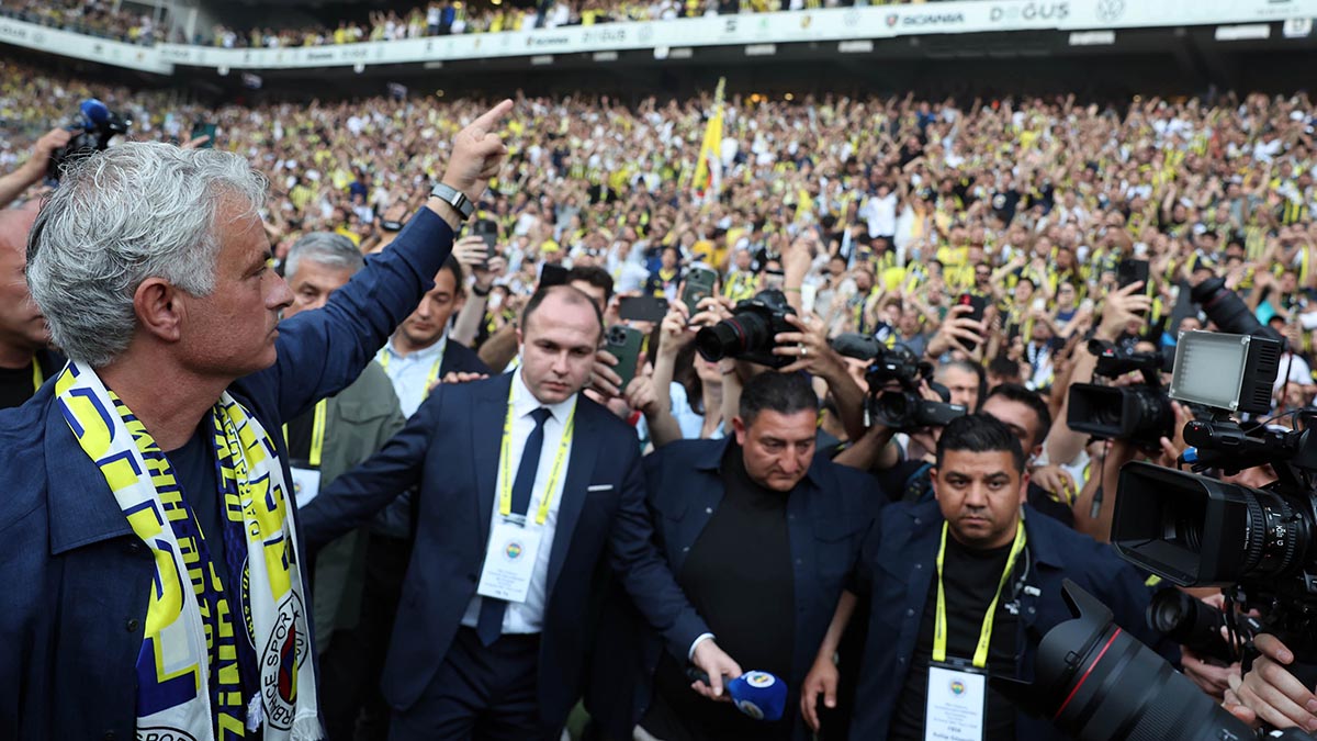 Mourinho: Taraftarlarımız isterse yarın atmosferi biz belirleriz