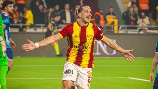 Göztepe’de Arda ve Dennis yakın markajda