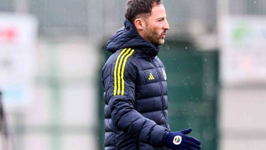 Fenerbahçe, FCSB maçı hazırlıklarına Can Bartu Tesisleri’nde başladı