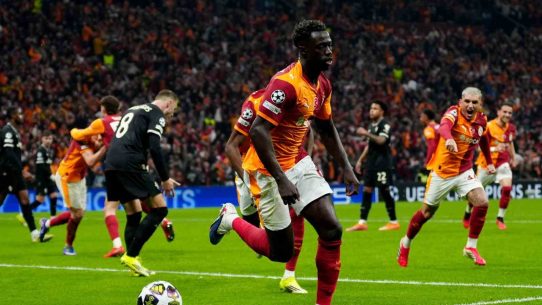 Aslan Torino’da son 16 biletinin peşinde