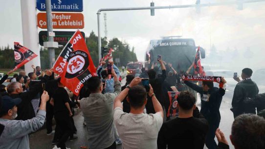 Çorum FK Süper Lig’e yükseldi, şehirde tarihi kutlama