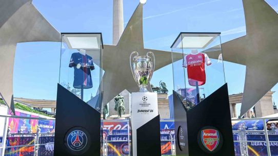 PSG ile Arsenal Budapeşte’de Şampiyonlar Ligi kupası için sahaya çıkıyor
