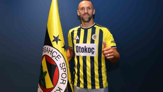Fenerbahçe, Vedat Muriqi ile 3 yıllık sözleşme imzaladı