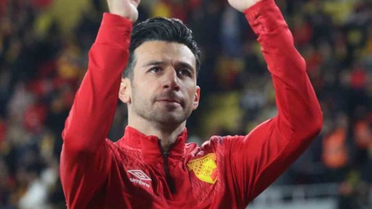 İsmail Köybaşı futbolu bıraktı, Göztepe’deki yolculuğu sürecek