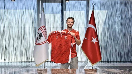Samsunspor, Elliot Watt’ı 4 yıllığına kadrosuna kattı