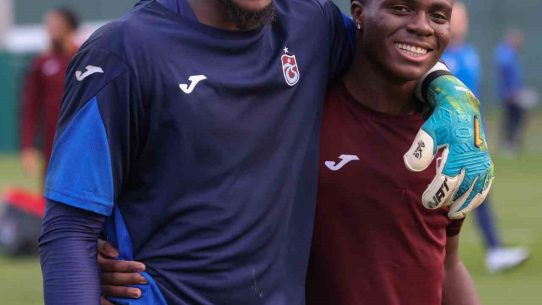 Oulai, Fiorentina’ya 30 milyon Euro’ya satıldı: Trabzonspor’dan tarihi rekor