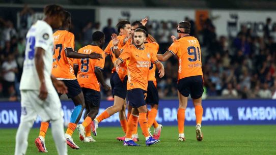 Karbownik ve Emin Bayram, Başakşehir formasıyla ilk resmi maçlarına çıktı